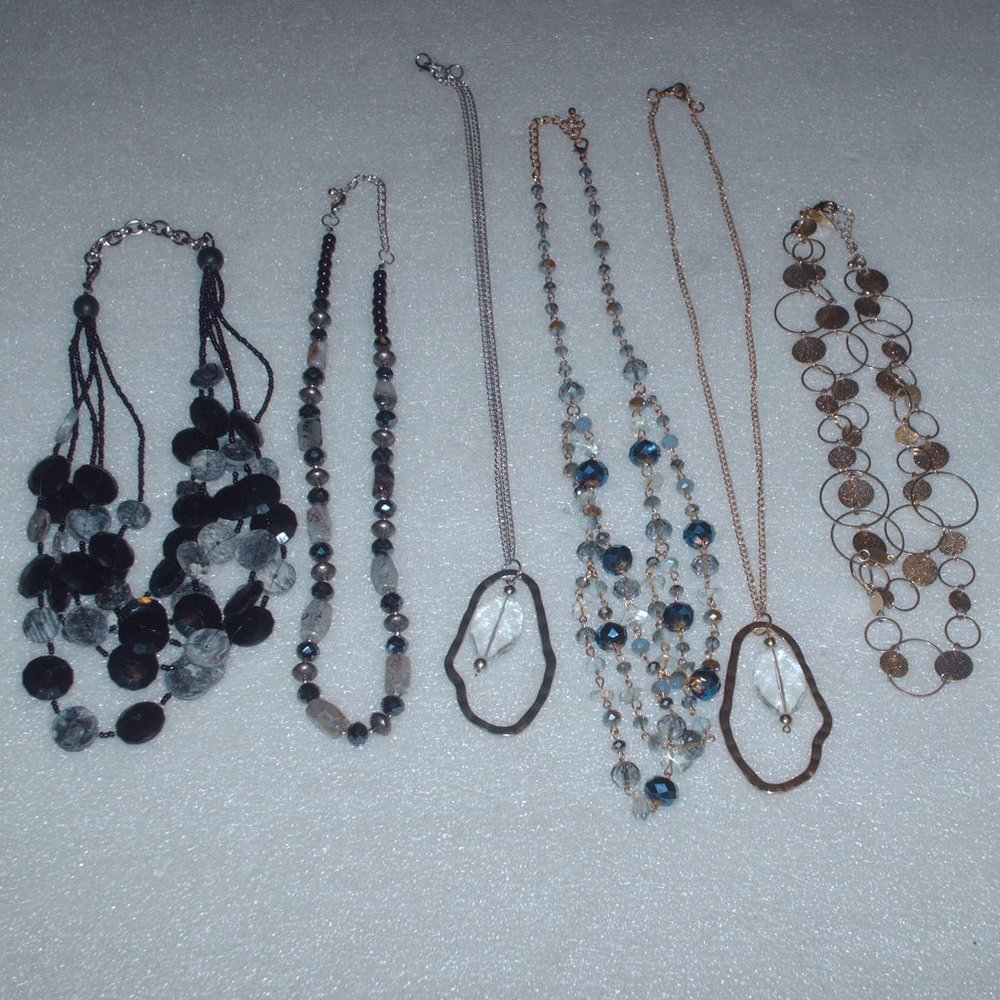 Bundle of 6 lovely fashion necklaces